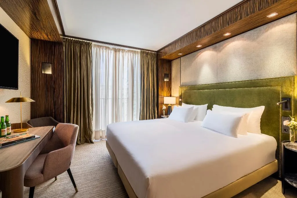 DOUBLE DELUXE Room, NH Collection Prague Carlo IV, Prague