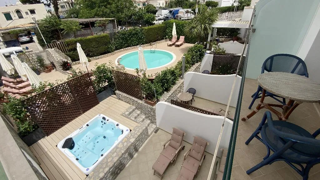 SUITE LUXURY ONE BEDROOM Room, Bougainville Luxury Boutique Hotel, Naples