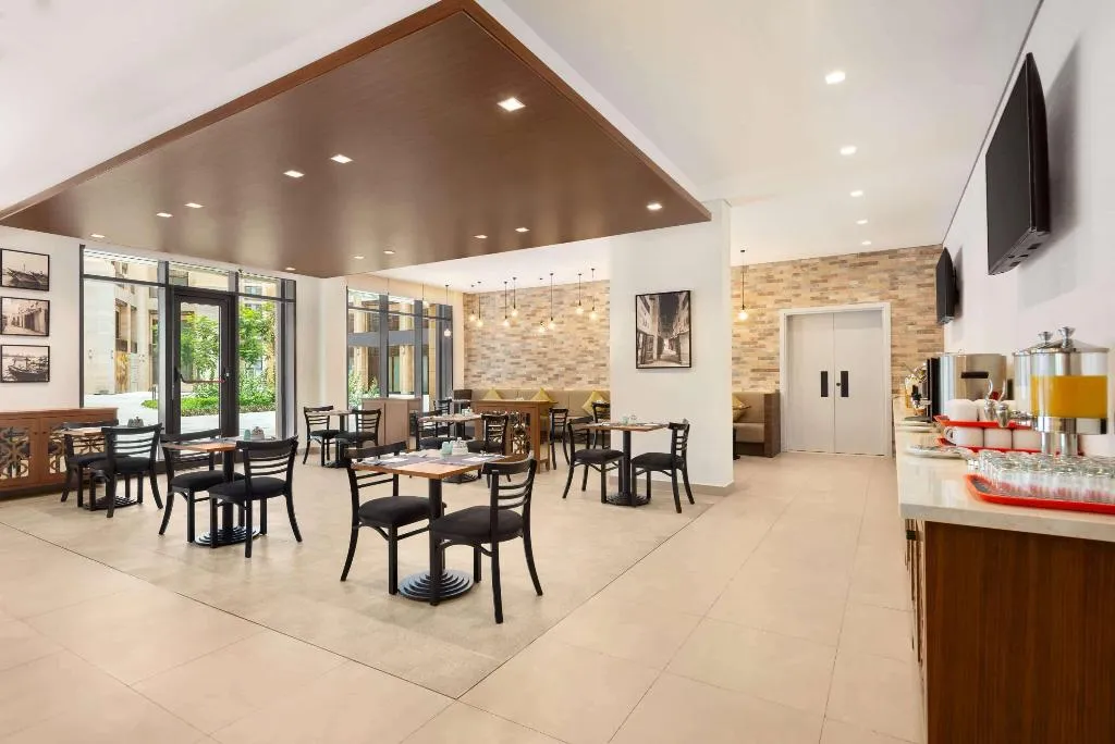 Restaurant, Ibis Styles Dubai Gold District, Dubai