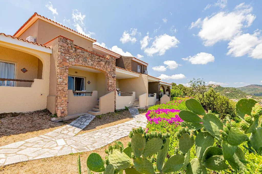 APARTMENT SEA VIEW CAPACITY 2 Room, Lu Nibareddu Aparthotel, Olbia