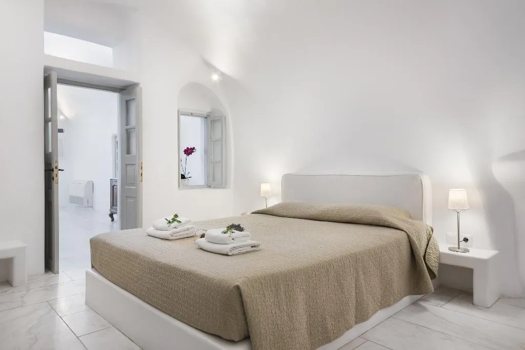 VILLA DELUXE WITH JACUZZI Room, Armeni Luxury Villas, Santorini