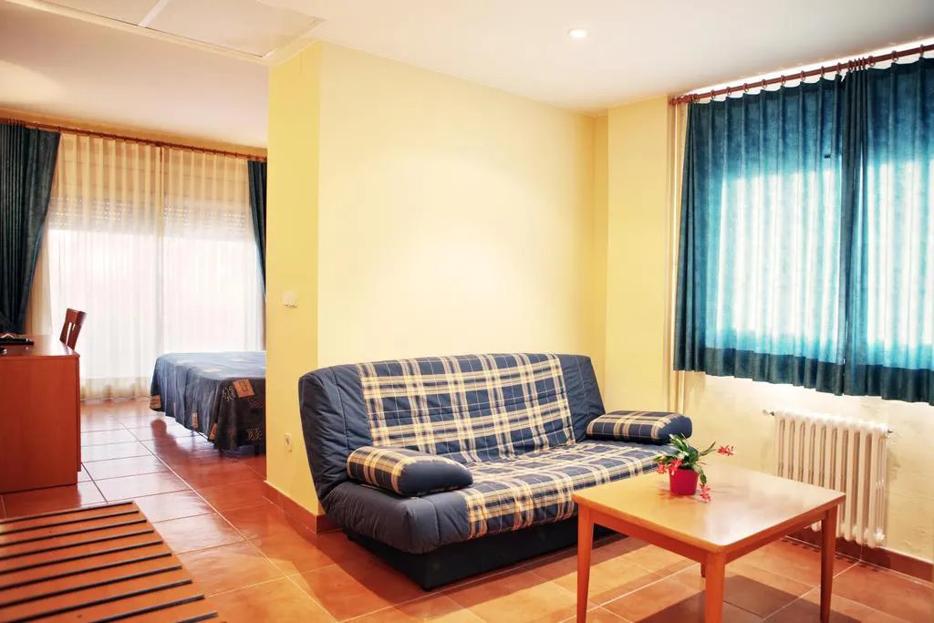 Room, Nieves Mar, Costa Brava