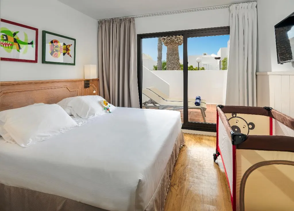 BUNGALOW CAPACITY 3 Room, H10 Suites Lanzarote Gardens, Lanzarote
