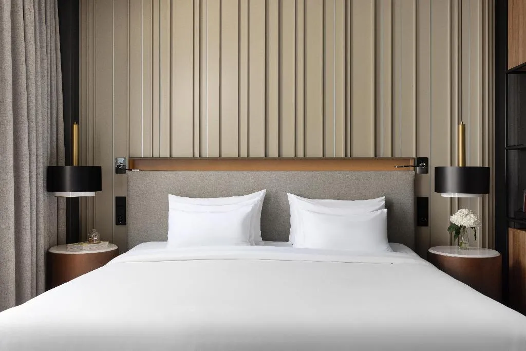 DOUBLE PREMIUM Room, NH Collection Amsterdam Flower Market, Amsterdam