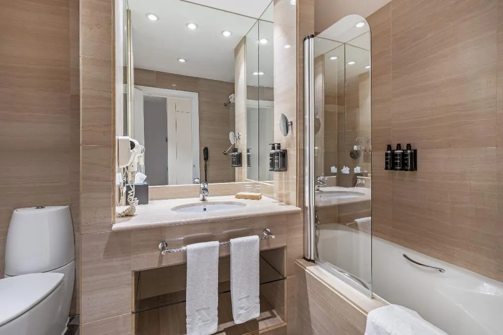 DOUBLE SUPERIOR Room, Eurostars Gran Madrid, Madrid
