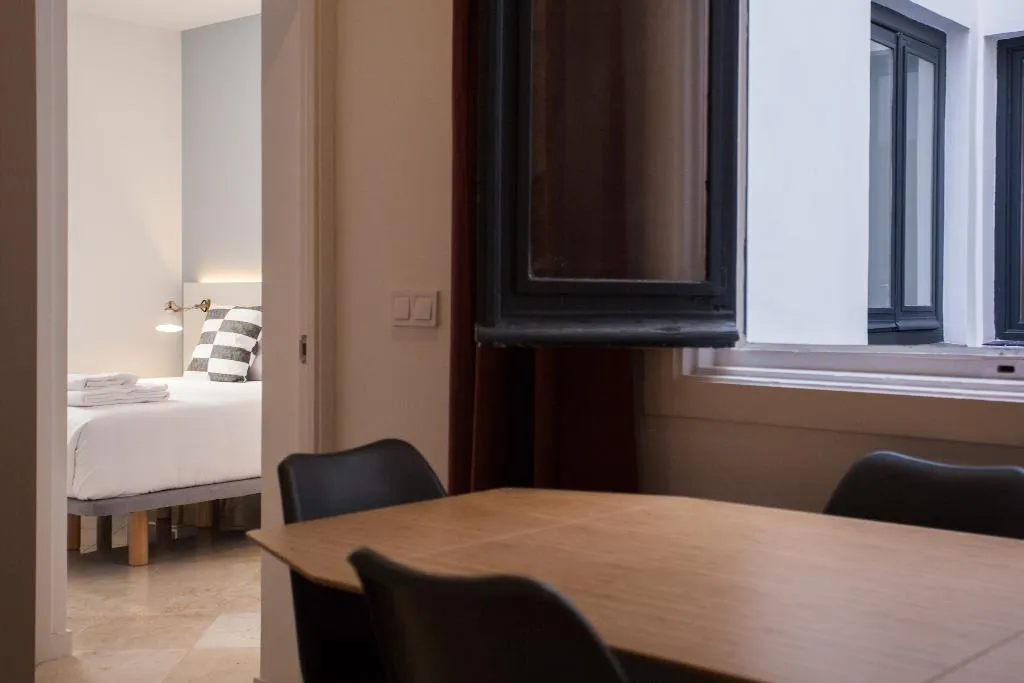 APARTMENT TWO BEDROOMS TWO BATHROOMS Room, Gran Central Suites, Madrid