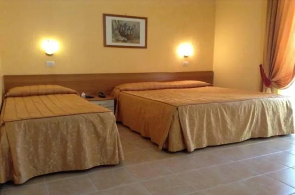Room, Hotel Nuovo Rondo   Sesto San Giovanni, Milan