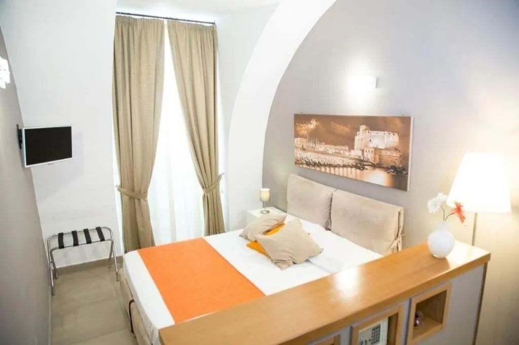 Room, Chiaia Suites, Naples