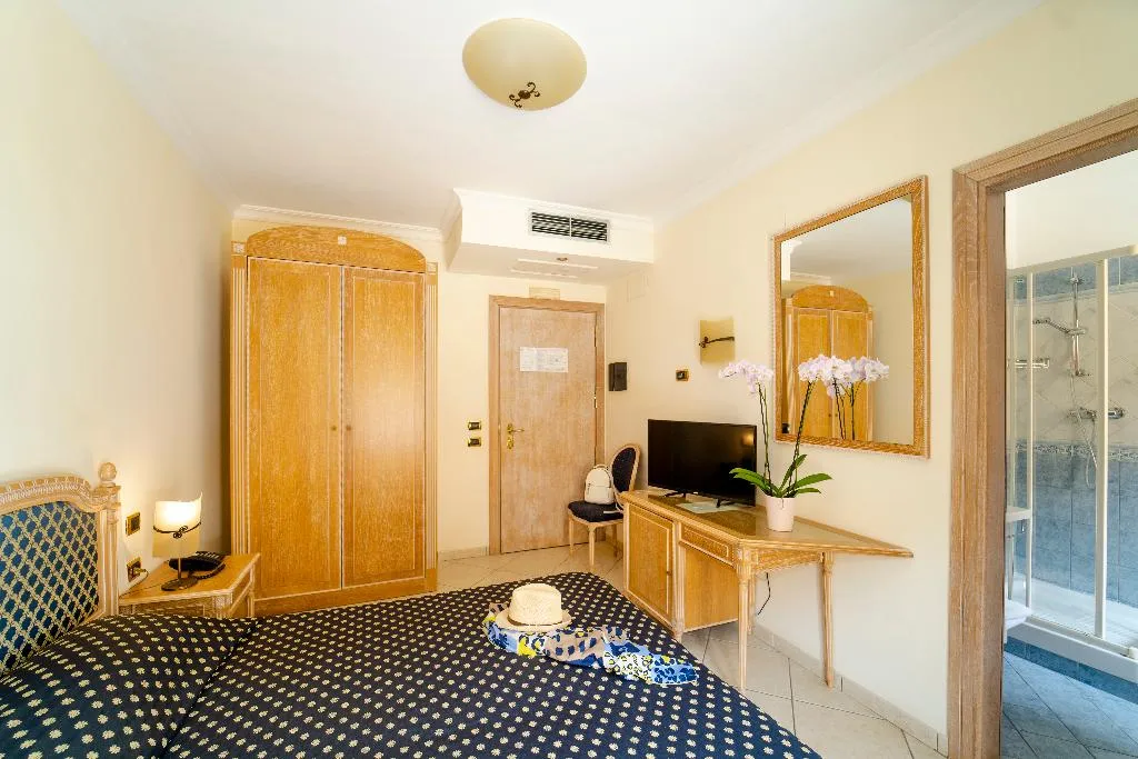 DOUBLE SINGLE USE SUPERIOR Room, Hotel Villa Romana, Catania