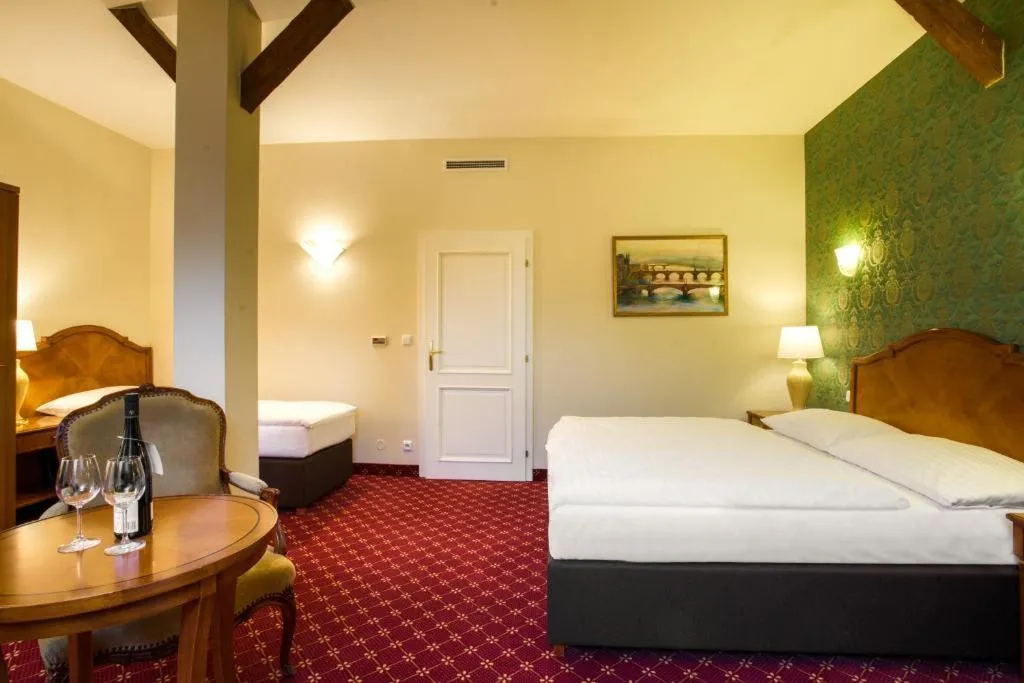 TRIPLE STANDARD Room, St George, Prague