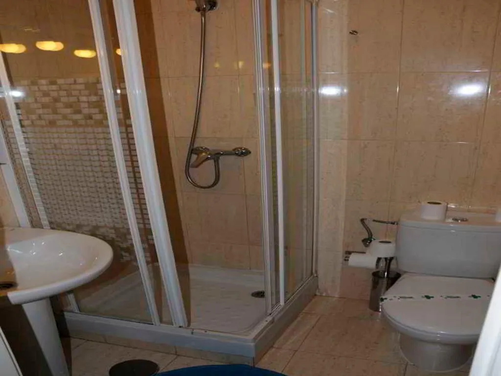 Room, Hostal Pizarro, Madrid