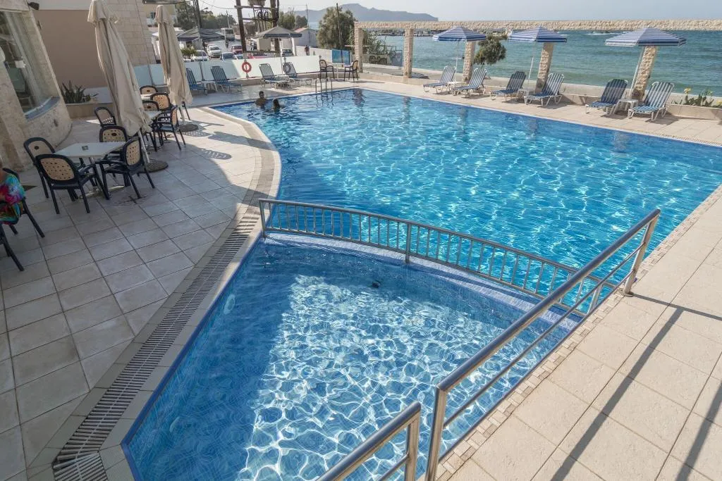 Pool, Porto Alegre, Crete