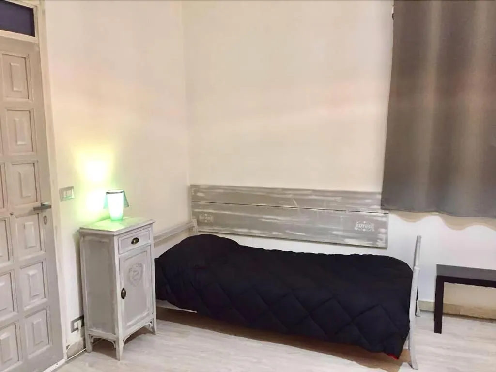Room, Scilla e Cariddi Bed&Breakfast, Catania