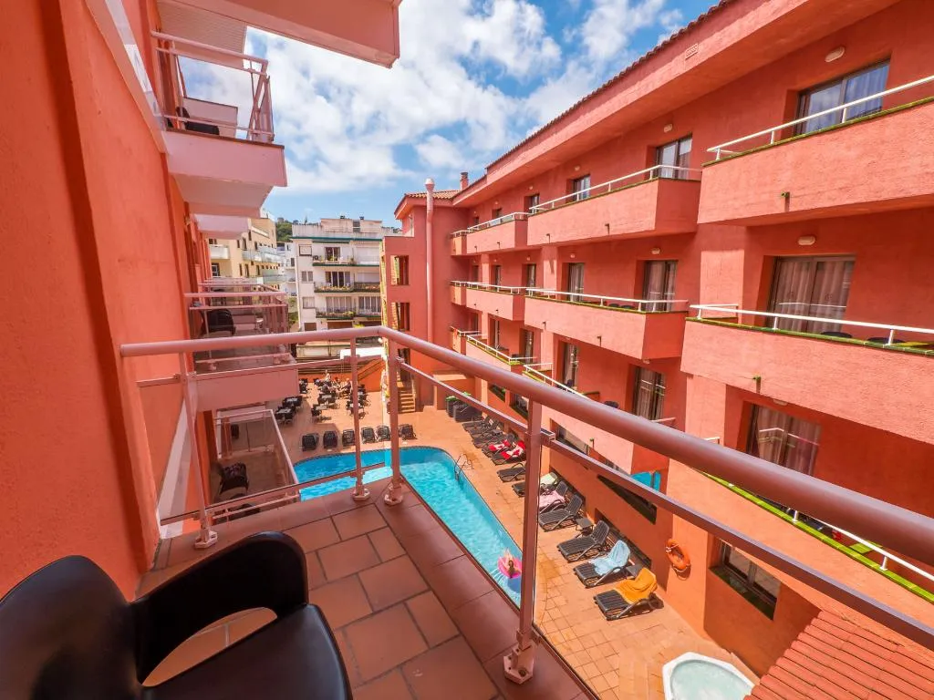 TRIPLE STANDARD Room, Tossa Beach Center, Costa Brava