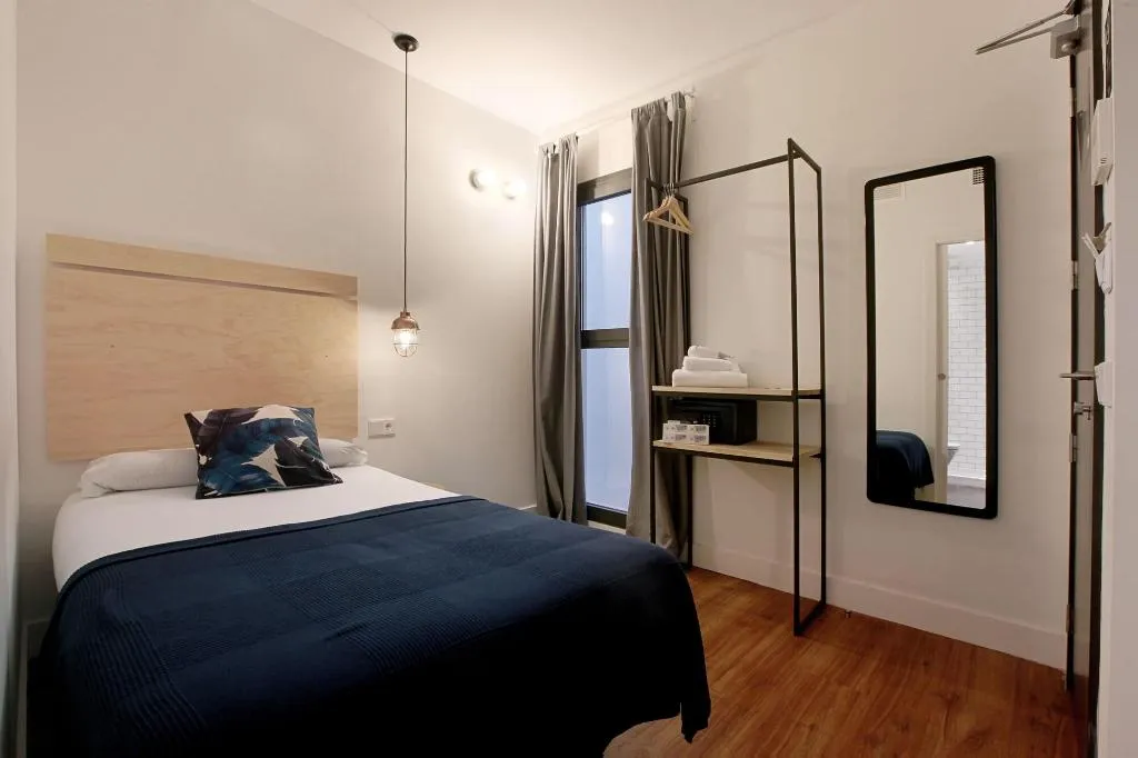 Room, Magatzem 128, Barcelona
