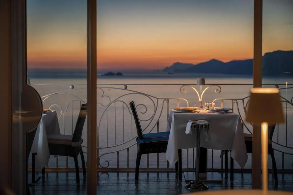 Restaurant, Tramonto D'oro, Naples