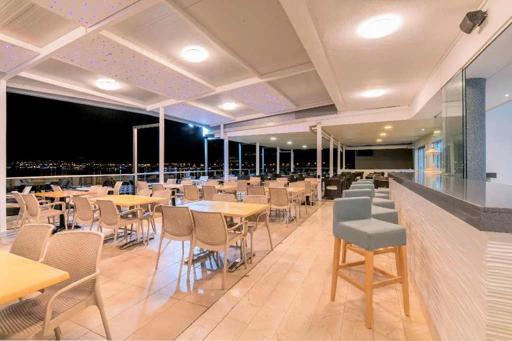 Terrace, Horizon Beach Hotel, Crete