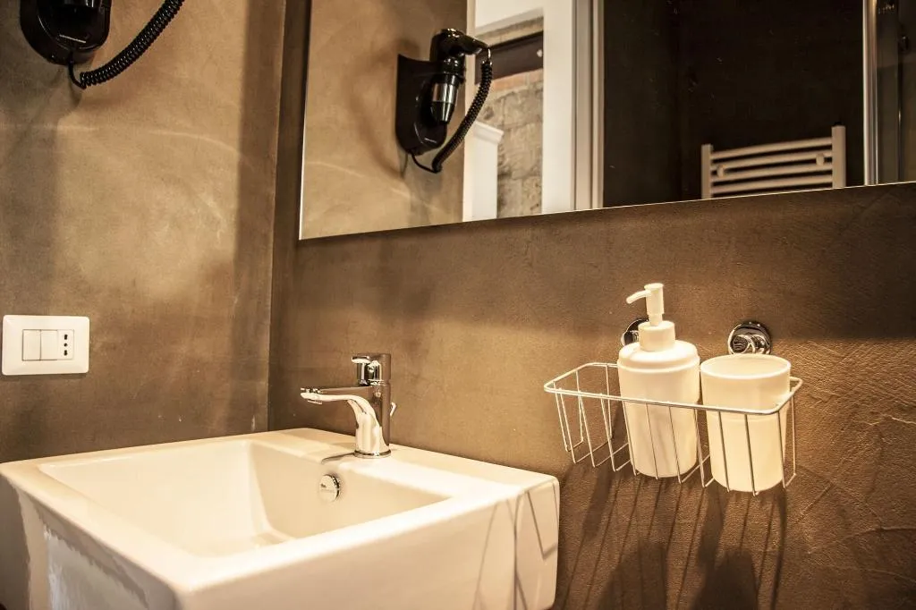 Room, Belledonne Suite & Gallery, Naples