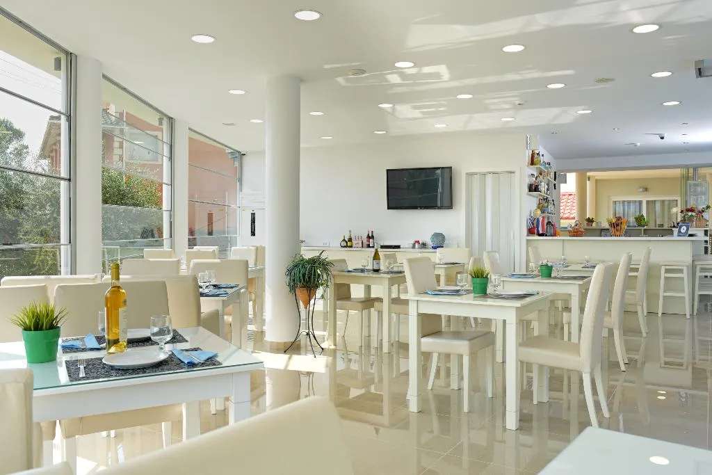 Bar, Palapart Gikas Suites And Studios, Corfu