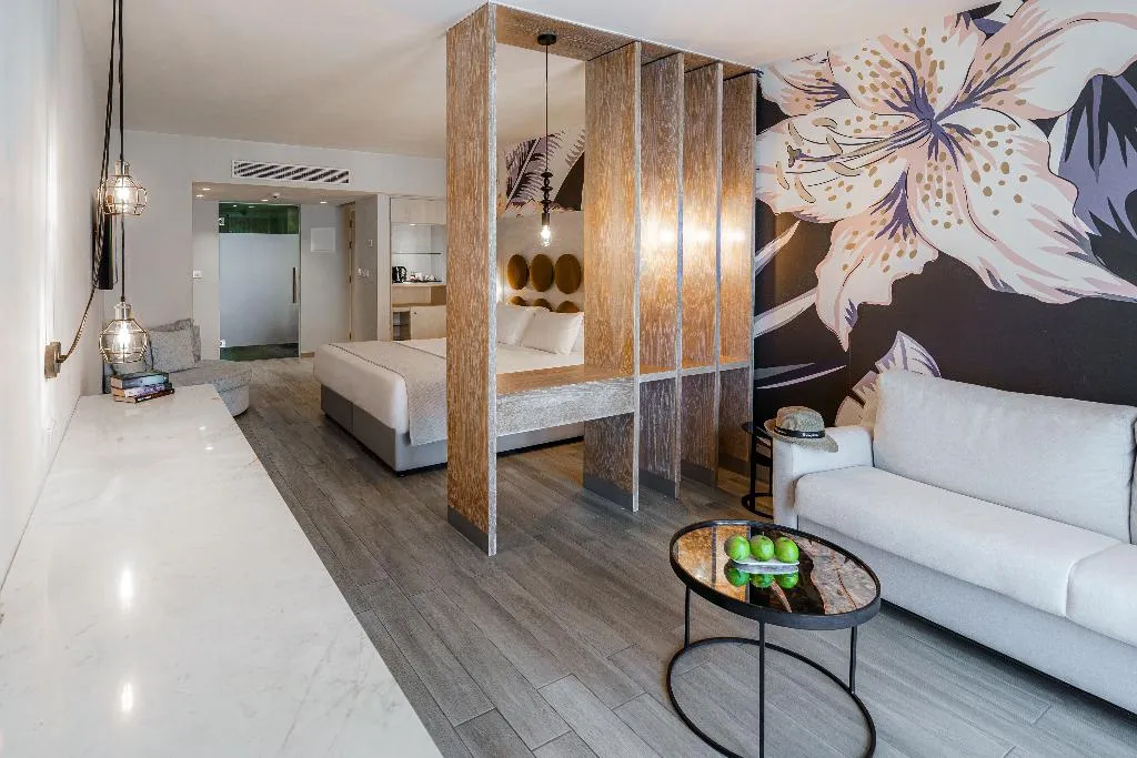 JUNIOR SUITE DELUXE Room, Vangelis Hotel & Suites, Cyprus