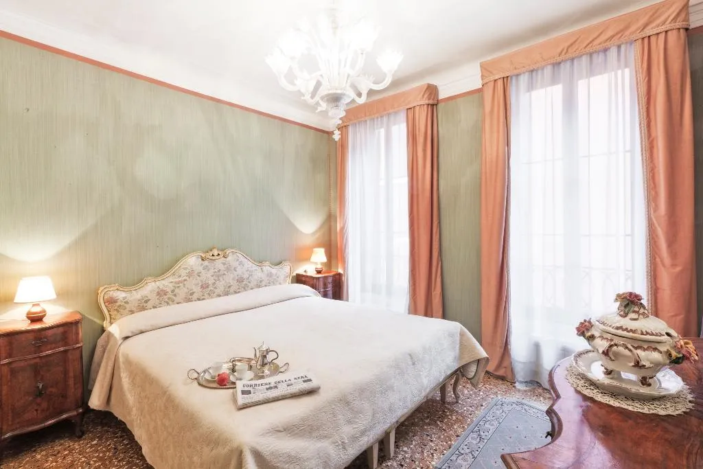 APARTMENT WITH TERRACE Room, Palazzetto San Lio, Venice