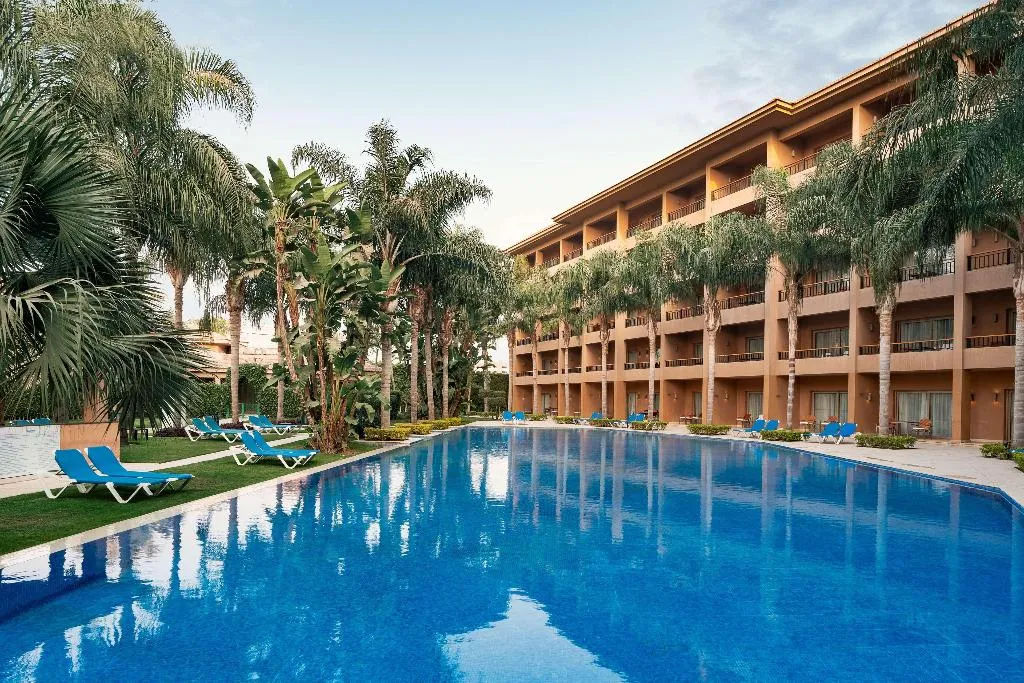 Pool, Dusit Thani LakeView Cairo, Cairo