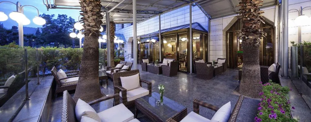 Bar, Hilton Izmir, Izmir