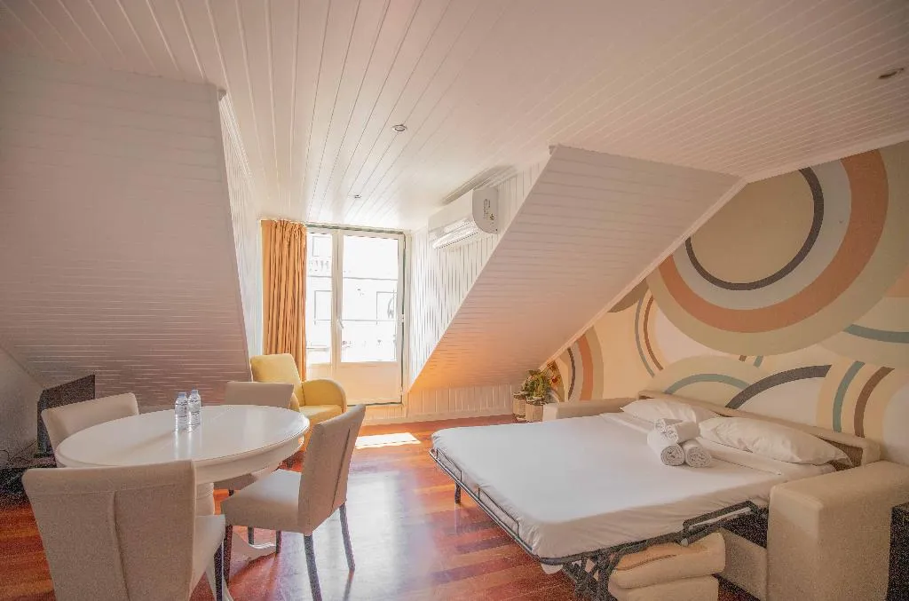 APARTMENT ONE BEDROOM Room, Residencial Alcobia, Lisbon