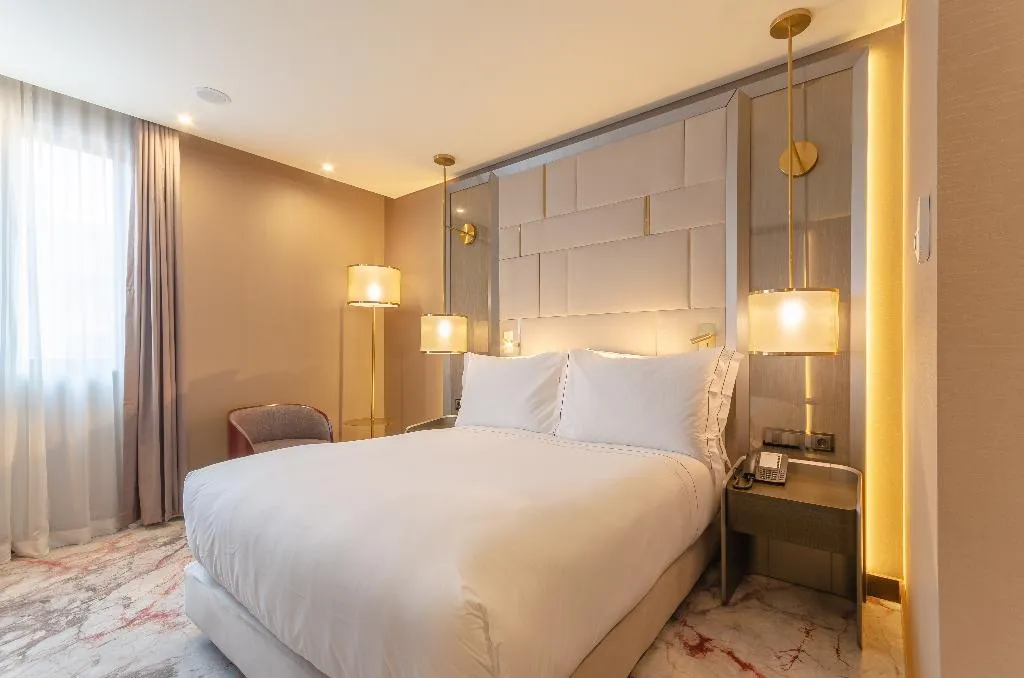 DOUBLE SUPERIOR Room, Turim Boulevard, Lisbon