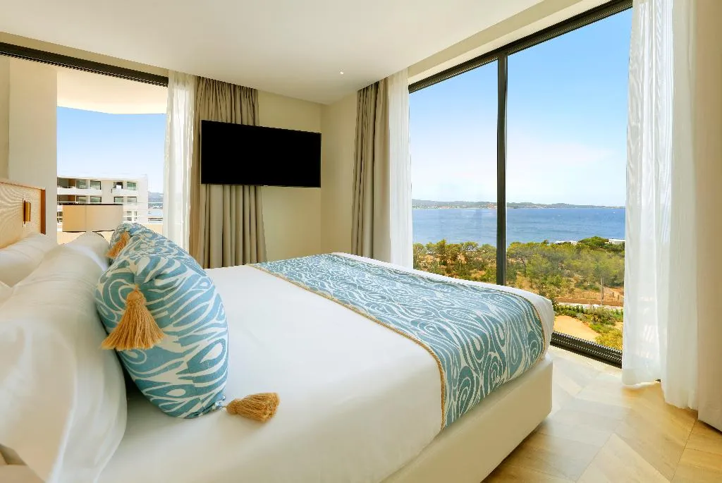 SUITE SEA VIEW Room, TRS Ibiza Hotel, Ibiza