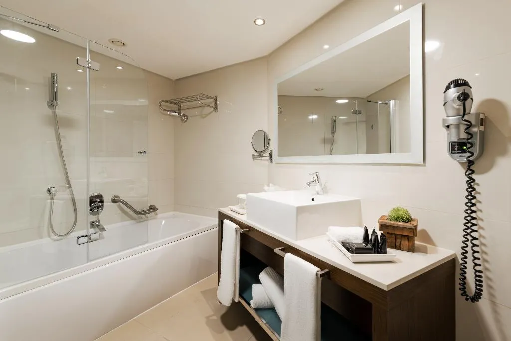 JUNIOR SUITE STANDARD Room, AX The Palace, Malta