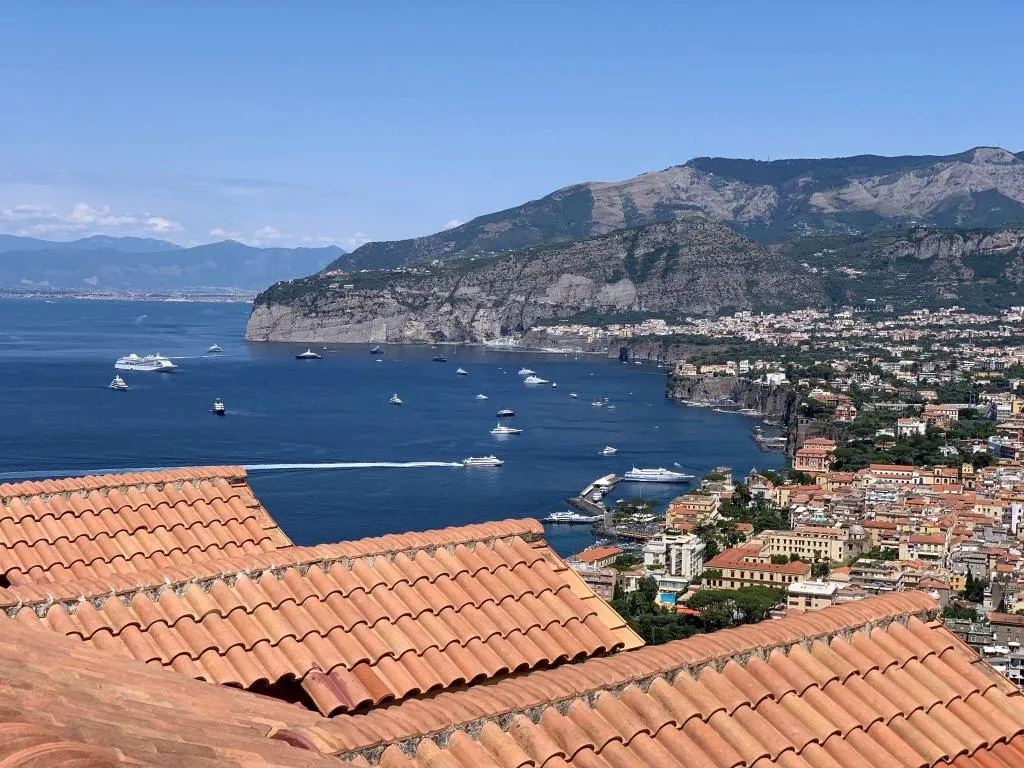 General view, Grand Hotel Aminta, Naples
