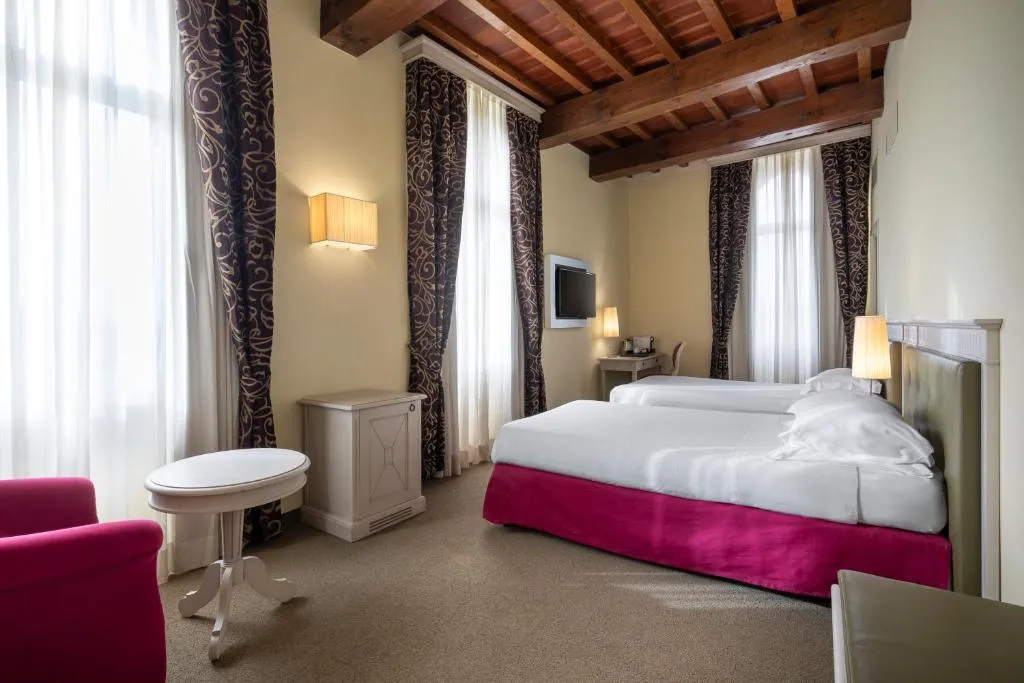 DOUBLE SINGLE USE SUPERIOR Room, LHP Certaldo Resort, Florence
