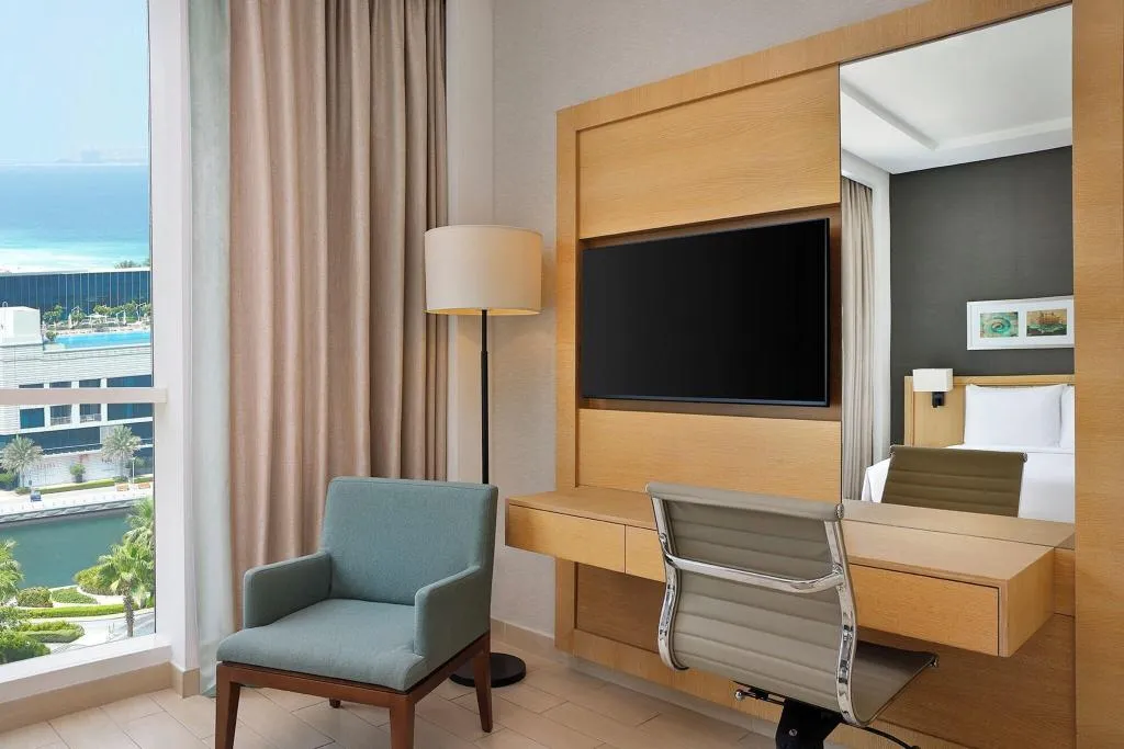 SUITE CITY VIEW KING BED Room, DoubleTree by Hilton Dubai, Jumeirah Beach, Dubai