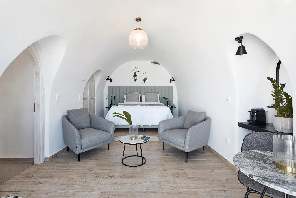SUITE HONEYMOON Room, Petit Palace, Santorini