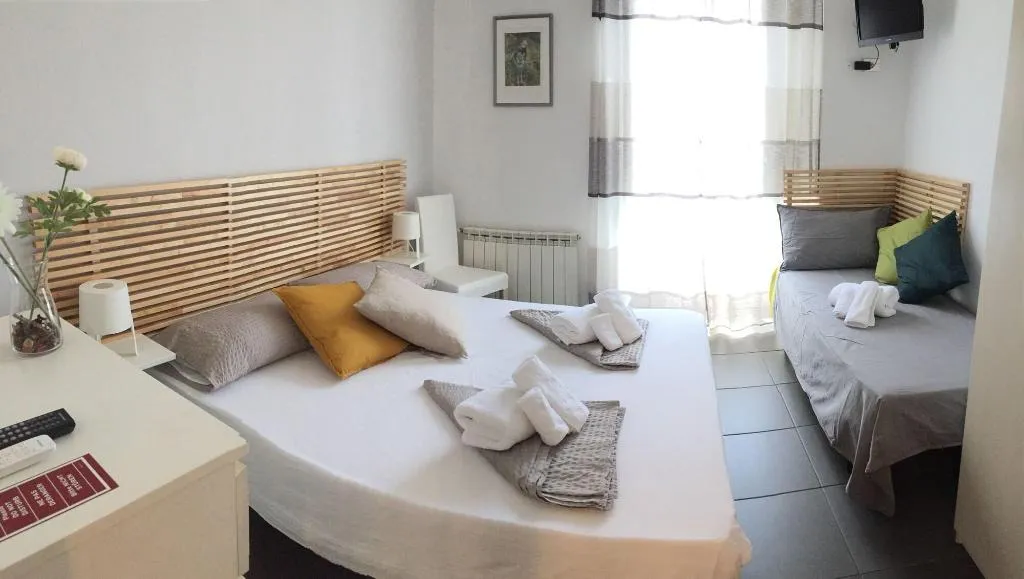 Room, Four Rooms, Catania
