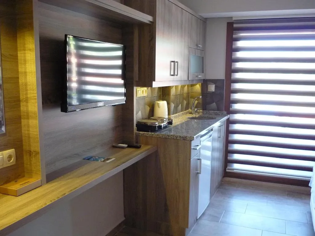 Room, Street61 Studios, Dalaman