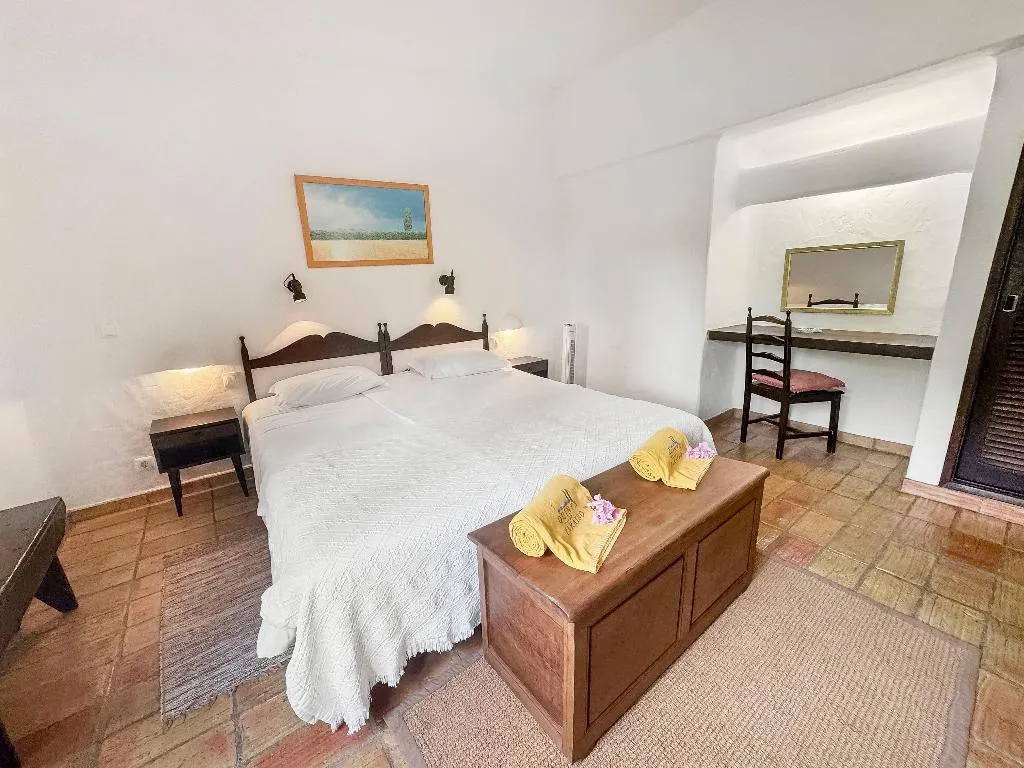VILLA THREE BEDROOMS Room, Quinta do Paraiso, Algarve