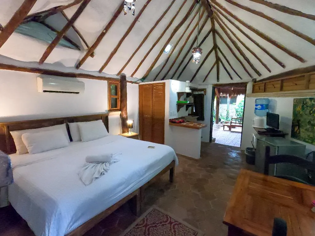 Cabin KING SIZE BED Room, Casaejido, Playa Del Carmen
