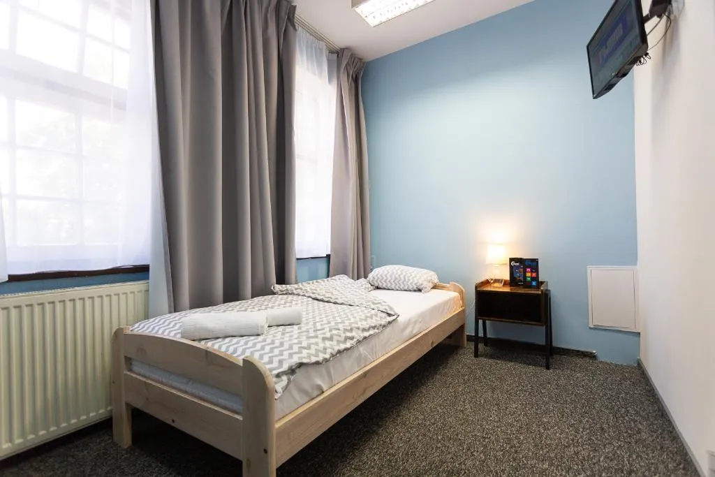 SINGLE ONE BED Room, Moon Hostel Gdansk, Gdansk