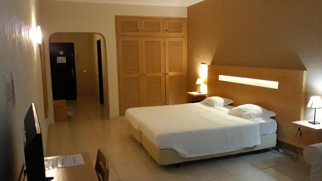 Double or Twin DELUXE POOL VIEW Room, Vilamar, Algarve