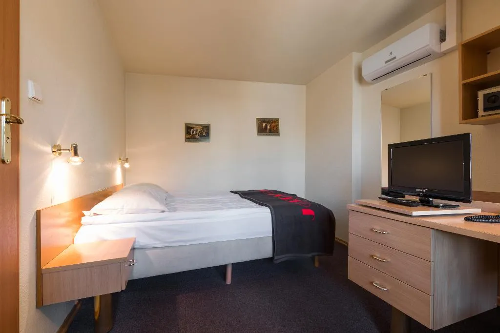 DOUBLE SINGLE USE STANDARD Room, Jordan Guest Rooms, Krakow