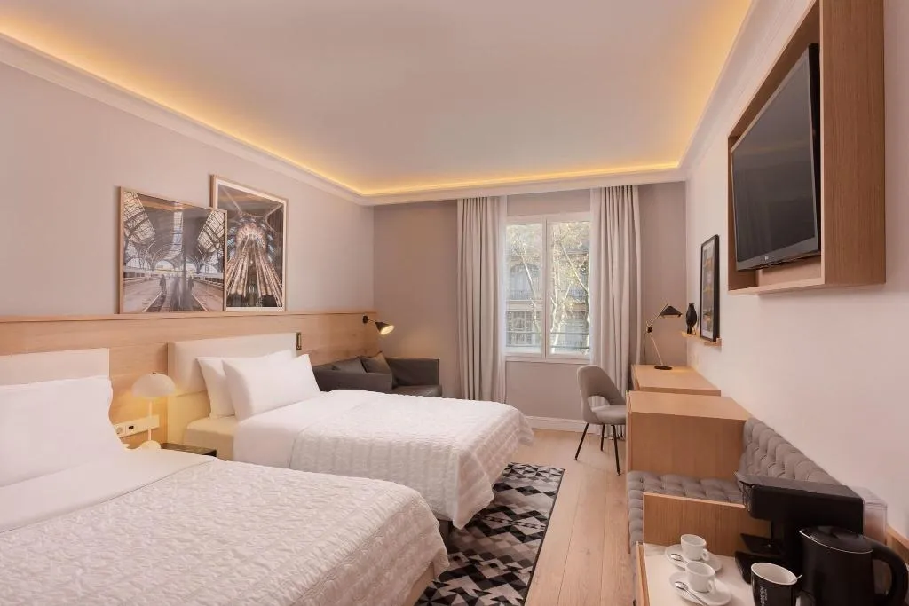 TWIN PREMIUM Room, Le Meridien Barcelona, Barcelona