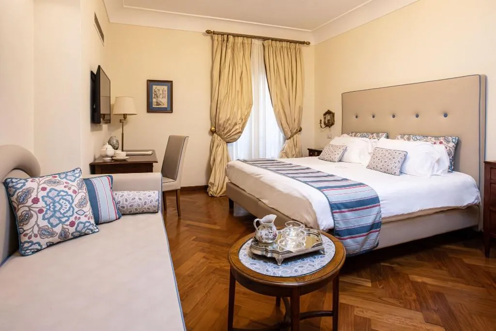 DOUBLE SUPERIOR Room, Palazzo Marziale, Naples