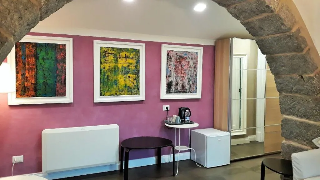 Room, La Corte Dei Limoni, Catania
