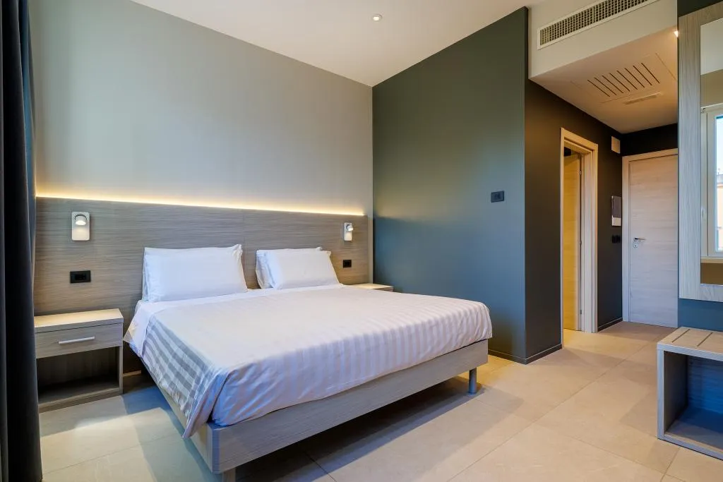 DOUBLE ONE BED Room, Casa San Giuseppe (Roma San Giovanni), Naples
