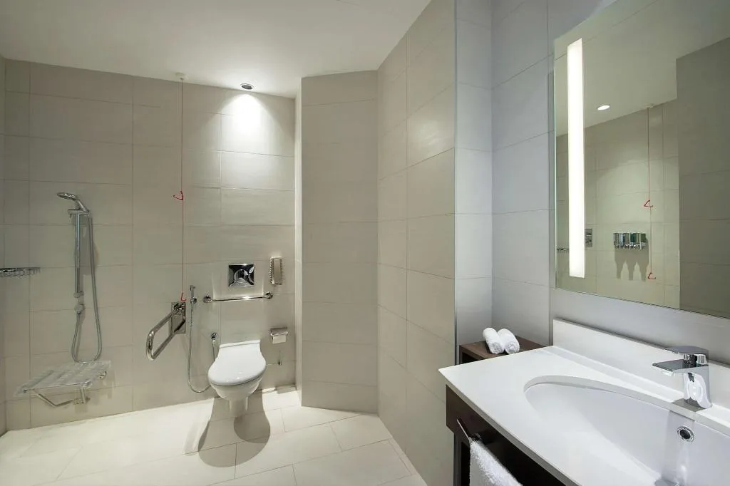 Room, Hampton by Hilton Dubai Airport, Dubai