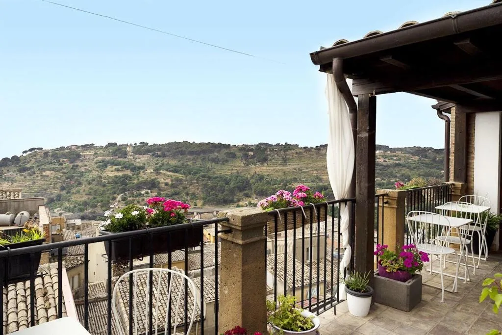 General view, Suite d'autore, Palermo