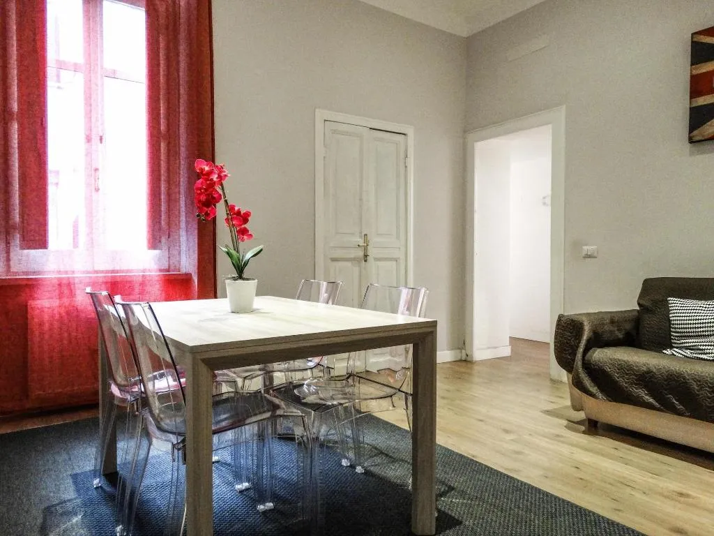 Room, Magic Door Rome, Naples