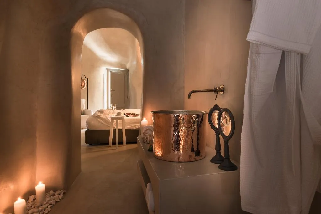 SUITE WITH JACUZZI Room, Mythical Blue Luxury Suites, Santorini